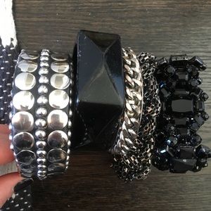 Set of silver/black fashion bracelets